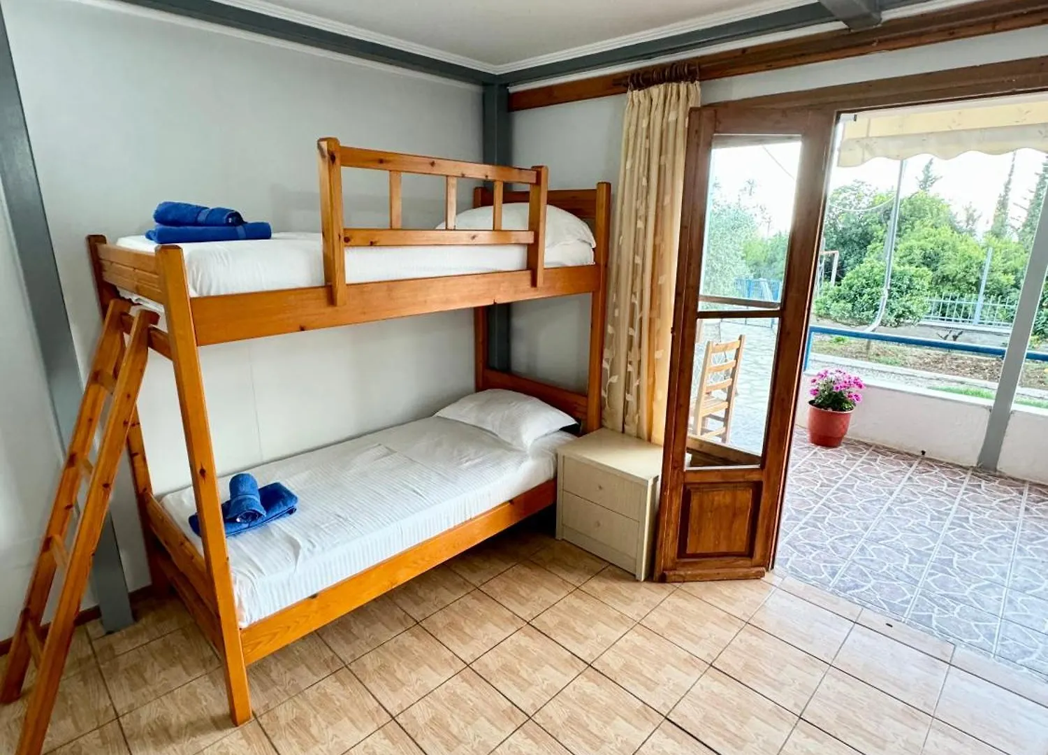 Guesthouse Rondo Himare 0*,