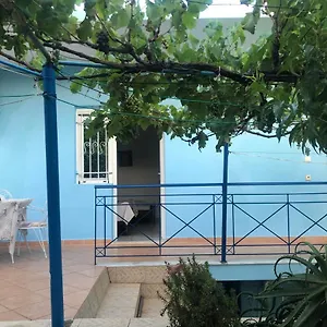  Maison d'hôtes Dina House